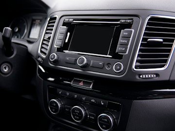Uconnect 8.4 radio
