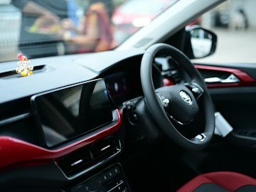 Uconnect 4C 8.4 radio